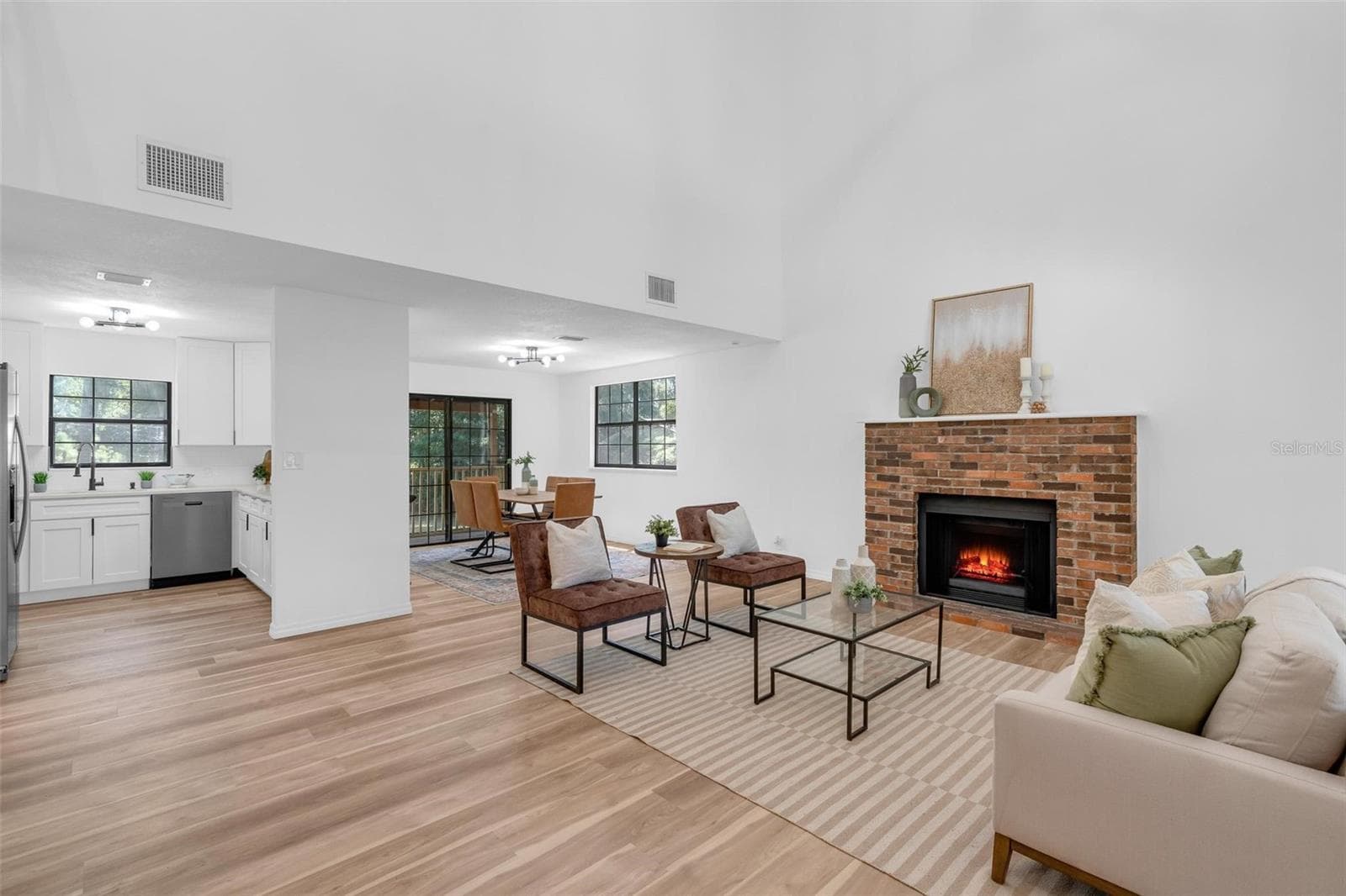 Single Family Residence at 31018 COVE RD, TAVARES, photo 14 of 57