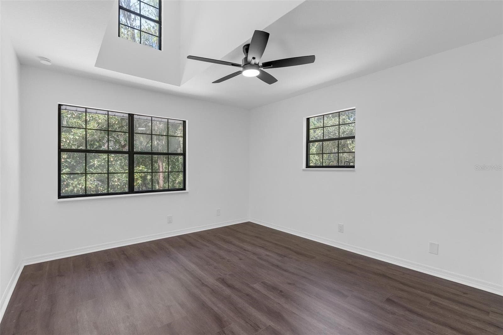 Single Family Residence at 31018 COVE RD, TAVARES, photo 28 of 57