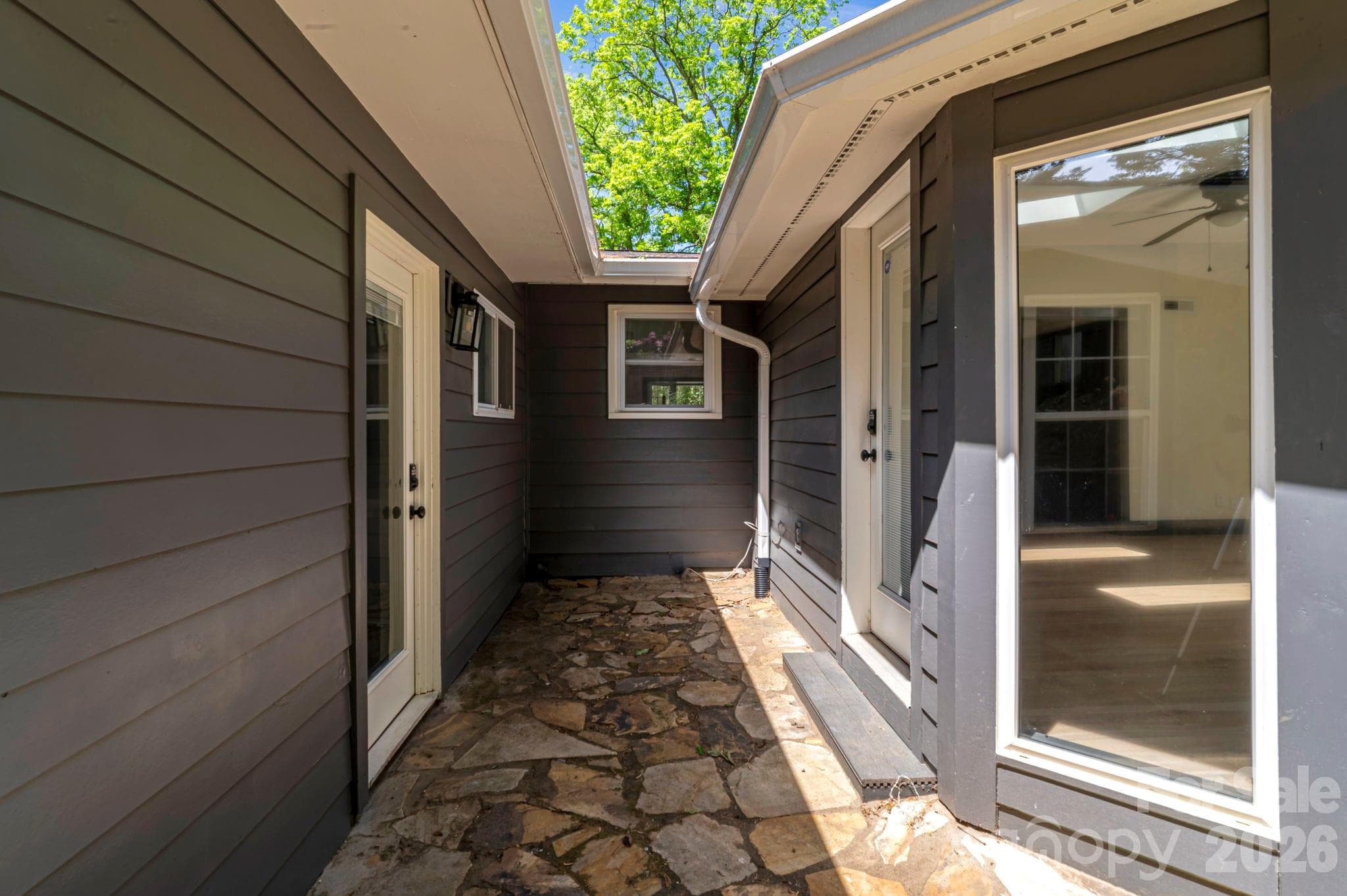 Easy access indoor/outdoor - Arden