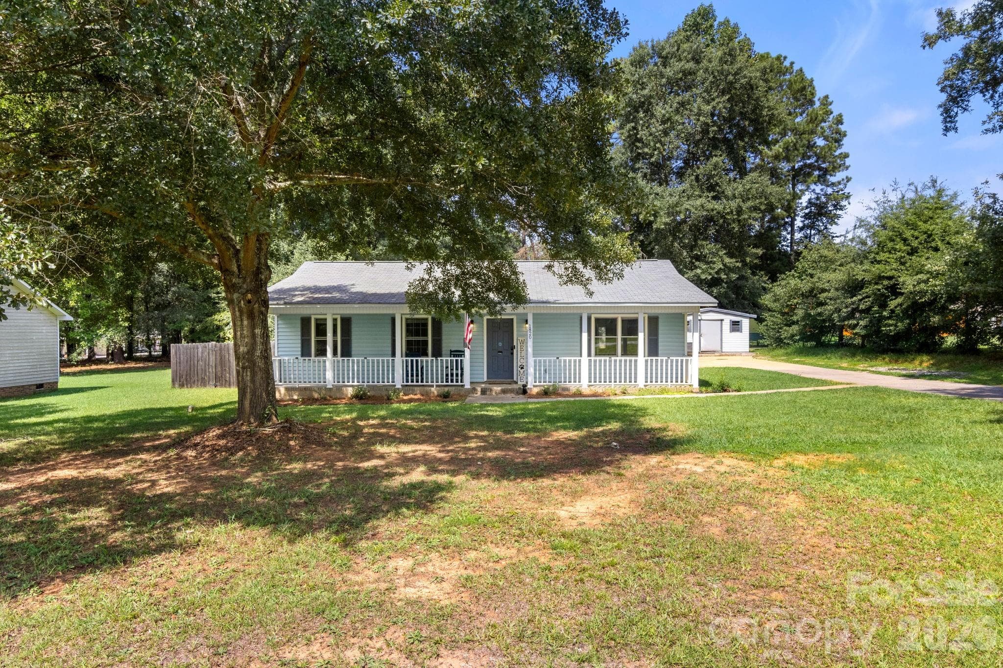 Nice shade tree and a rocking chair front porch - 1820 Bridgewood Drive, Lancaster