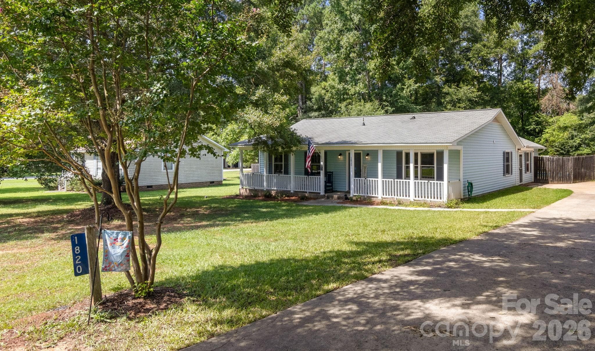 Large shade trees - 1820 Bridgewood Drive, Lancaster