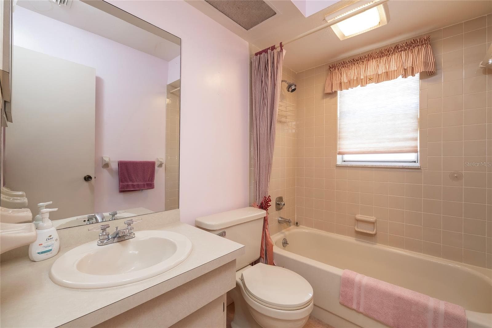 Guest Bathroom - 6355 102ND TER N, PINELLAS PARK
