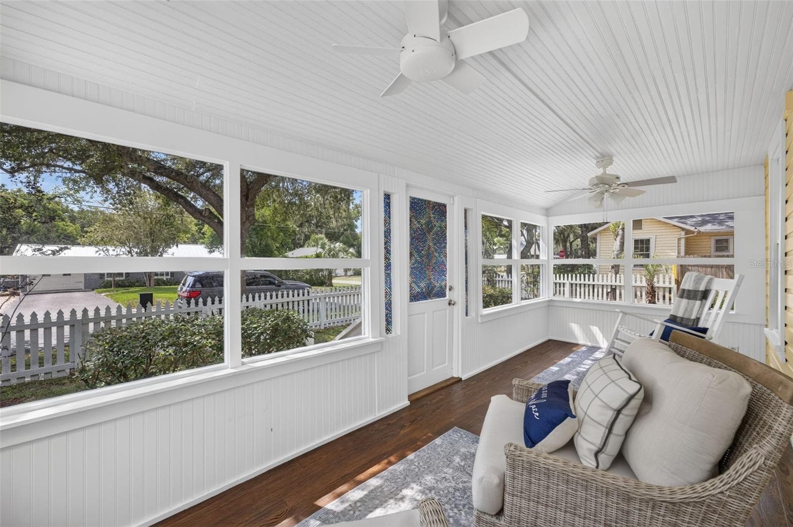 Single Family Residence at 834 N ALEXANDER ST, MOUNT DORA, photo 3 of 23