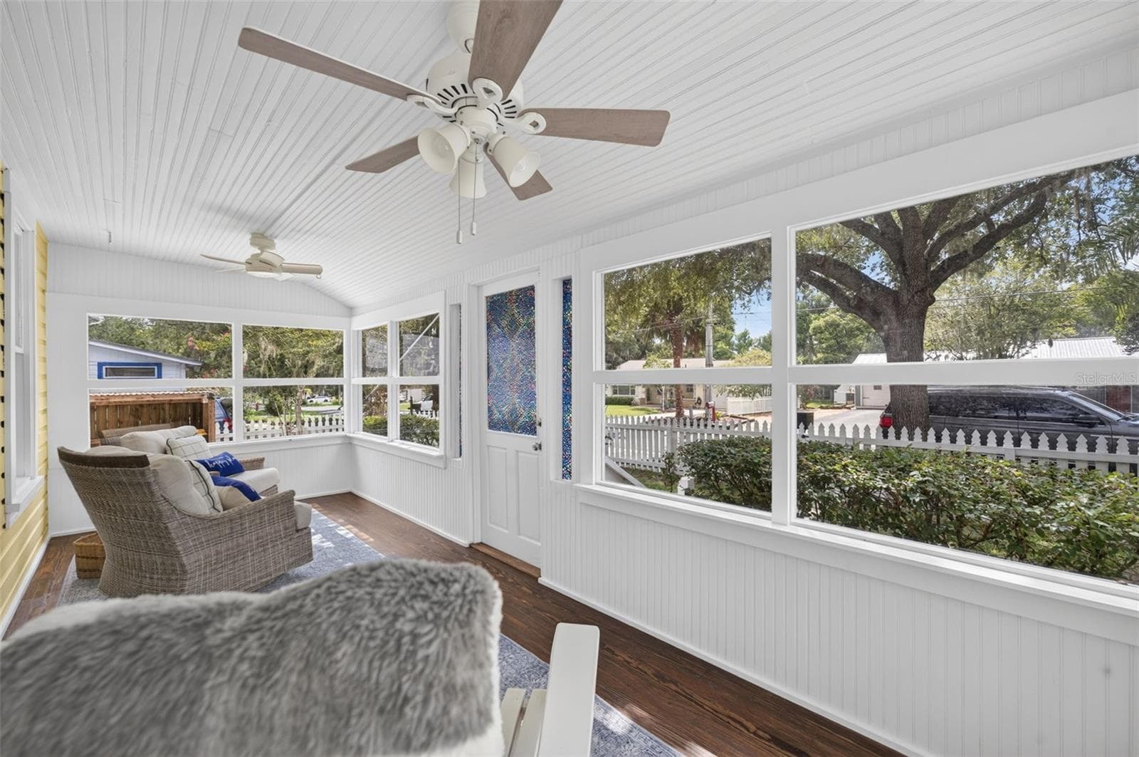 Single Family Residence at 834 N ALEXANDER ST, MOUNT DORA, photo 4 of 23