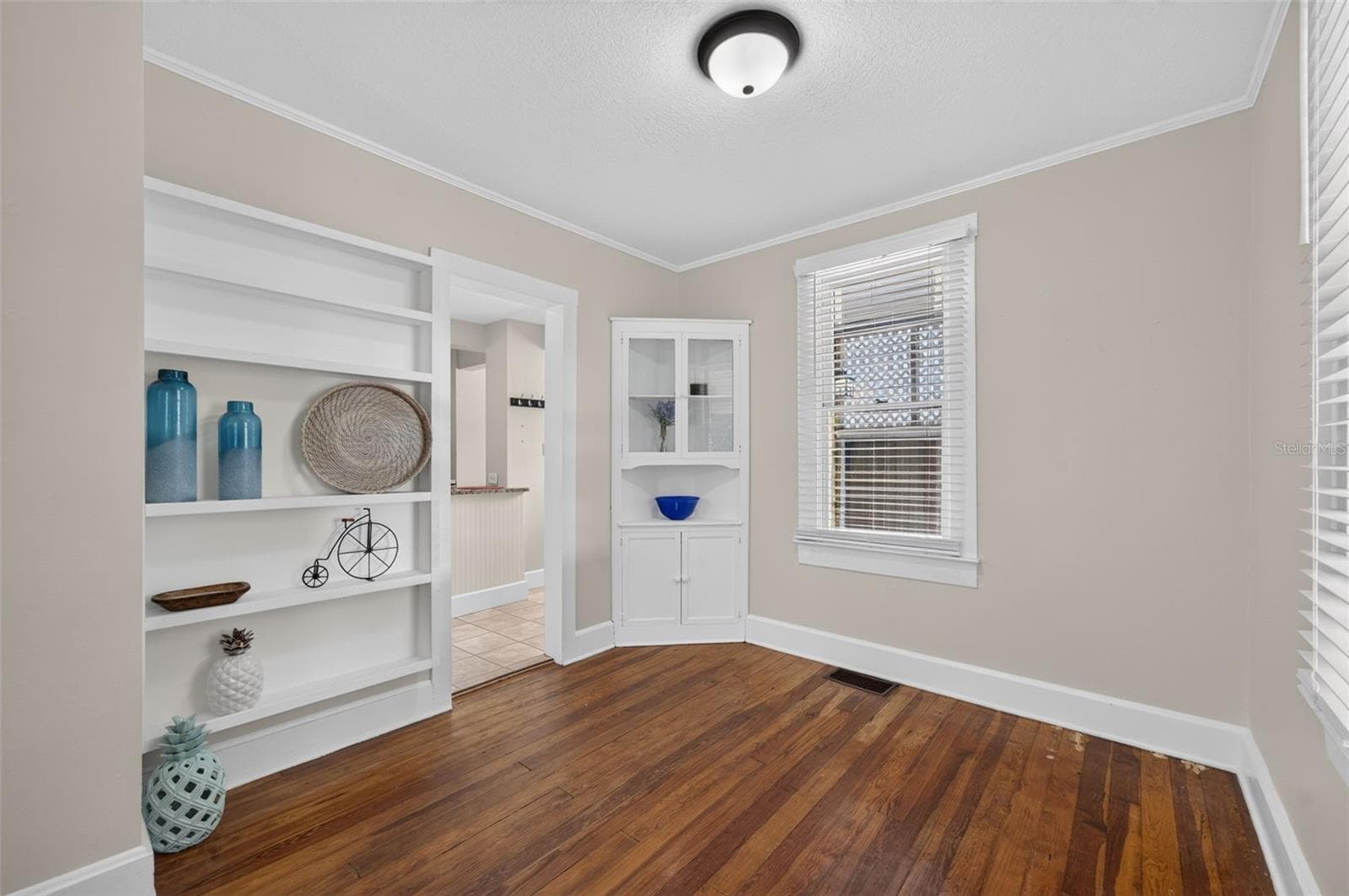 Single Family Residence at 834 N ALEXANDER ST, MOUNT DORA, photo 5 of 23