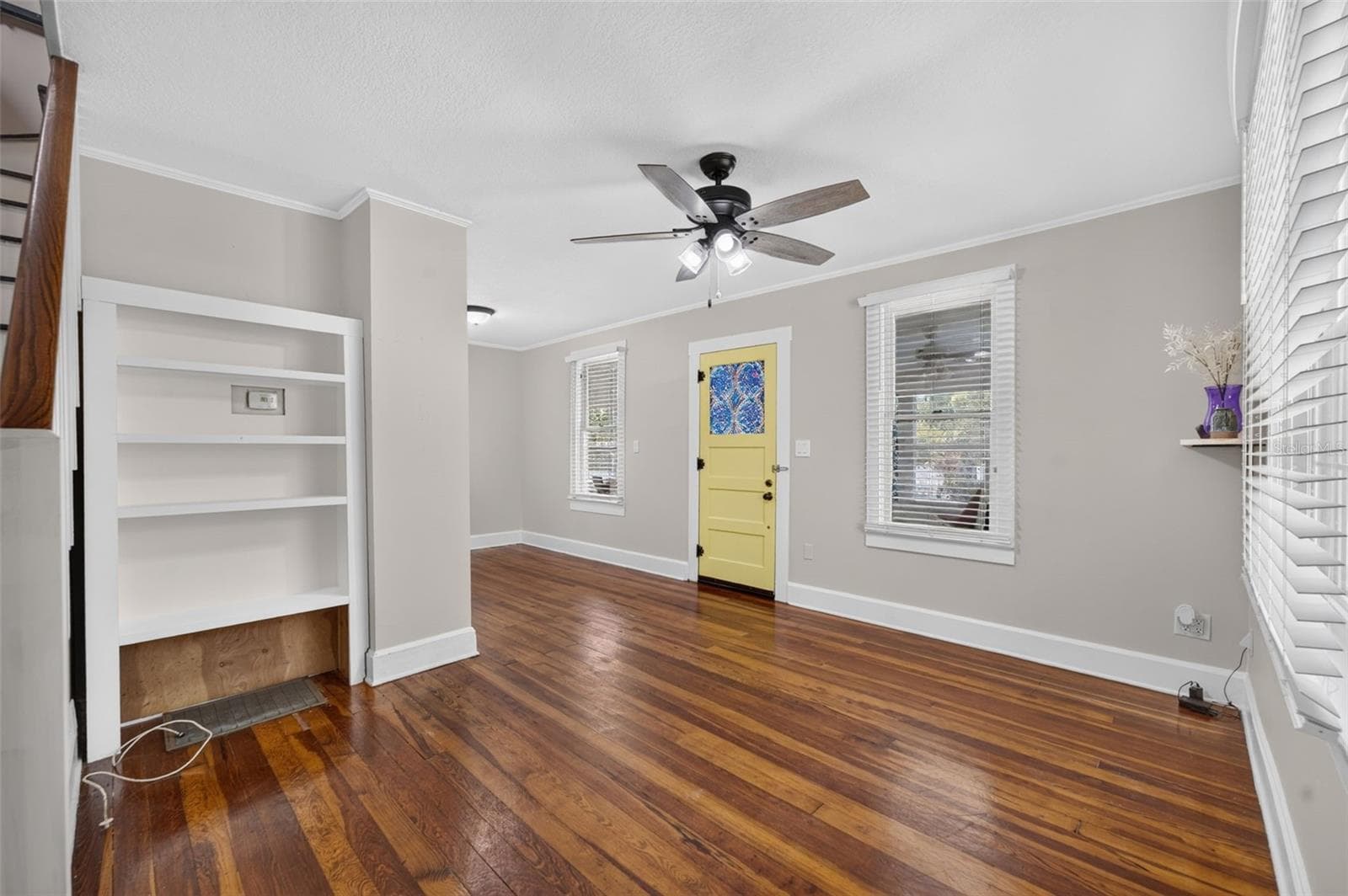 Single Family Residence at 834 N ALEXANDER ST, MOUNT DORA, photo 7 of 23
