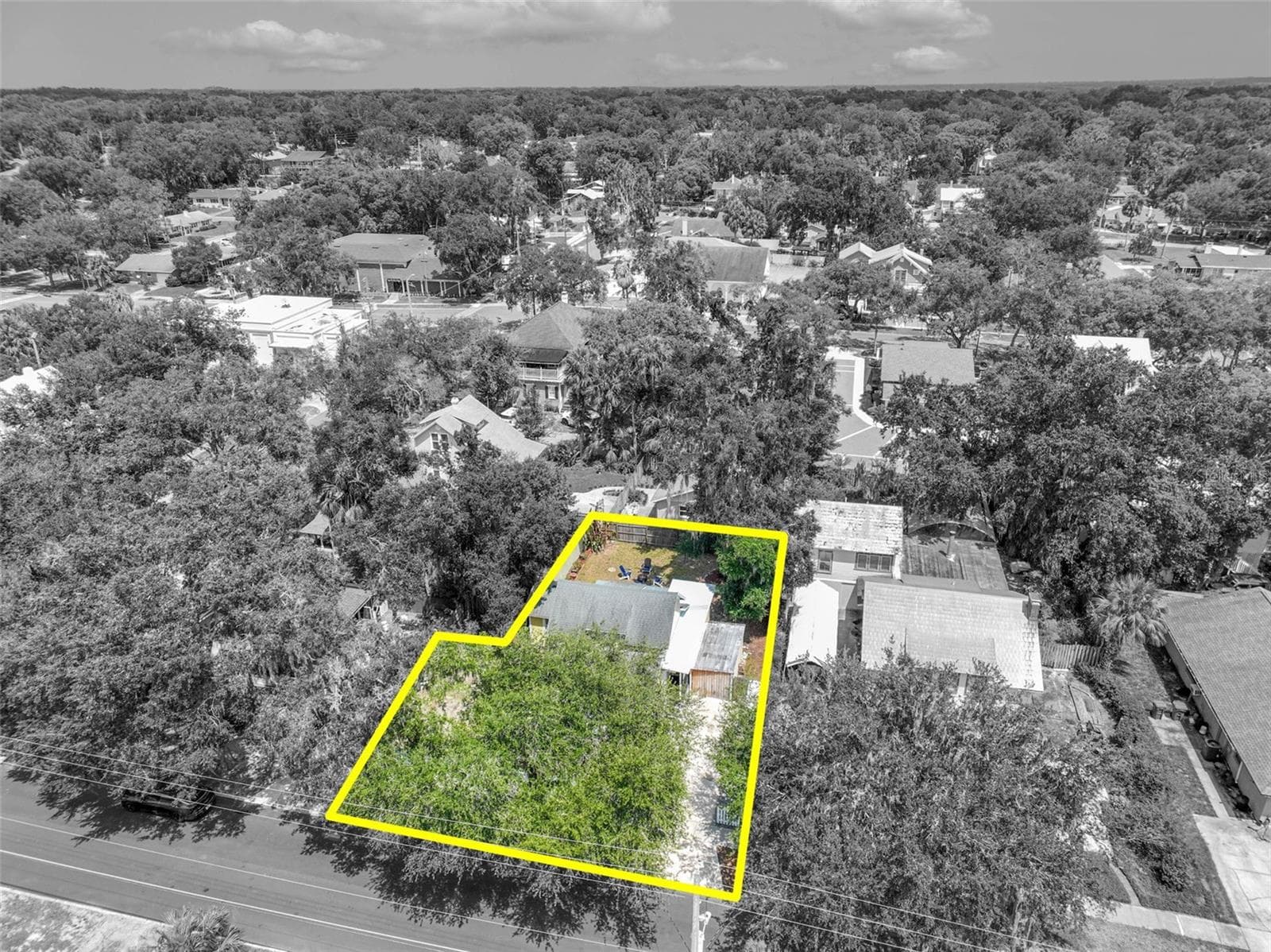 Single Family Residence at 834 N ALEXANDER ST, MOUNT DORA, photo 22 of 23
