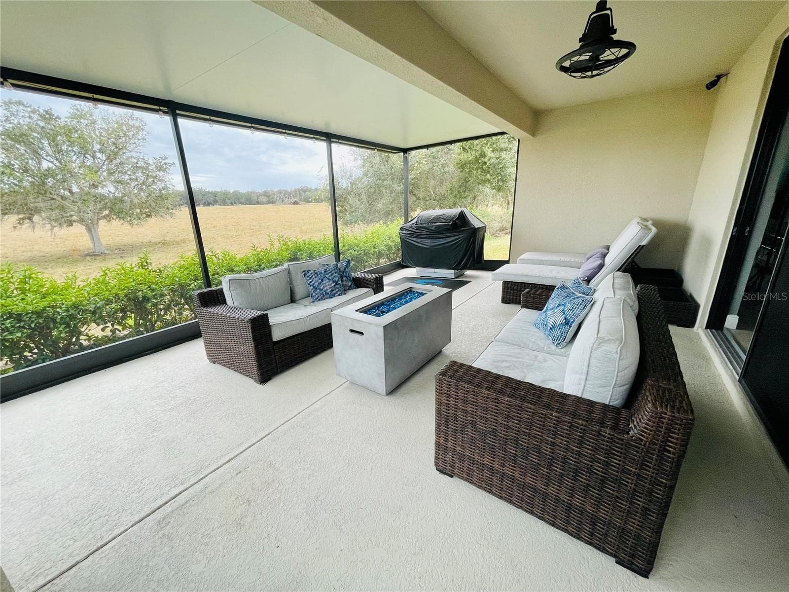 Single Family Residence at 2925 SIESTA VIEW DR, KISSIMMEE, photo 24 of 38