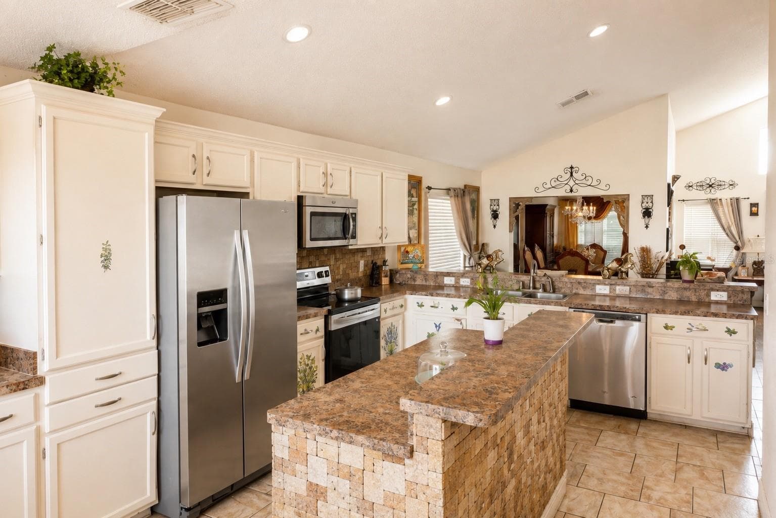 Single Family Residence at 925 STOCKPORT DR, KISSIMMEE, photo 8 of 28