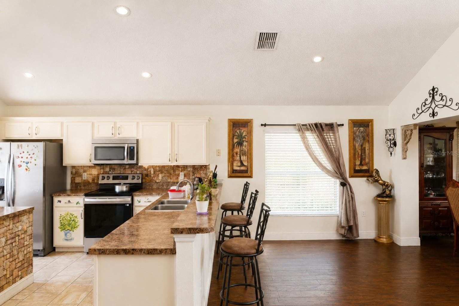 Single Family Residence at 925 STOCKPORT DR, KISSIMMEE, photo 10 of 28