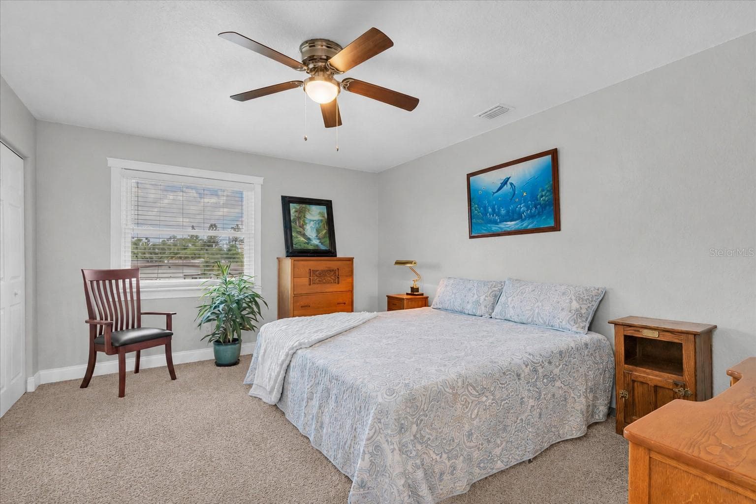 Generously sized second bedroom offering plenty of room for a complete bedroom suite & additional furnishings. - 6501 MOCKINGBIRD WAY S, GULFPORT