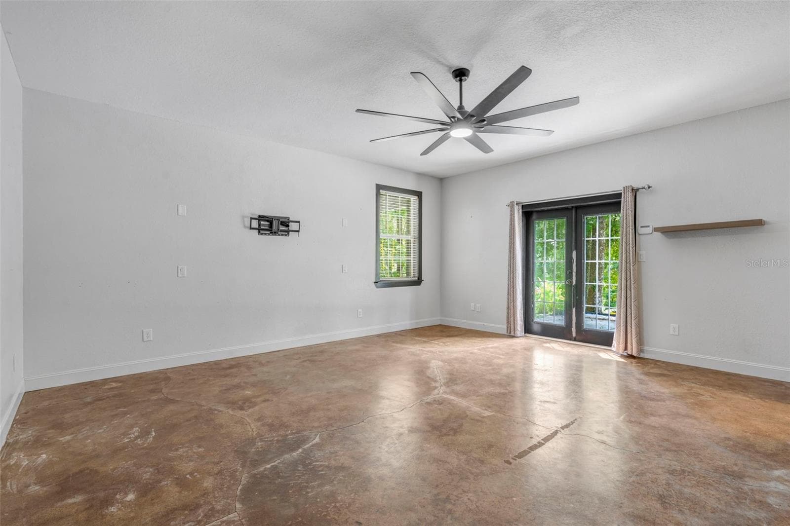 Large Flex Space Walkout Basement - 4243 NANCY CREEK BLVD, BROOKSVILLE