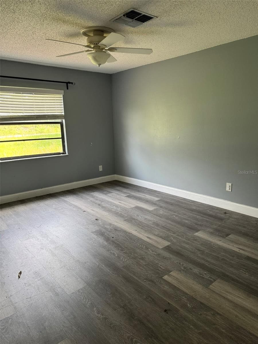 Single Family Residence at 38745 CAMBRIDGE DR, ZEPHYRHILLS, photo 9 of 26