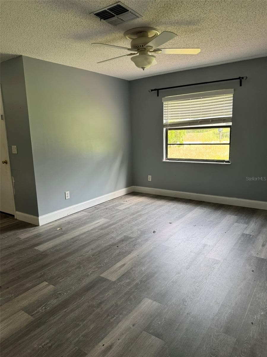 Single Family Residence at 38745 CAMBRIDGE DR, ZEPHYRHILLS, photo 10 of 26