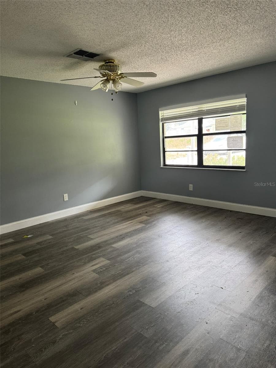 Single Family Residence at 38745 CAMBRIDGE DR, ZEPHYRHILLS, photo 14 of 26