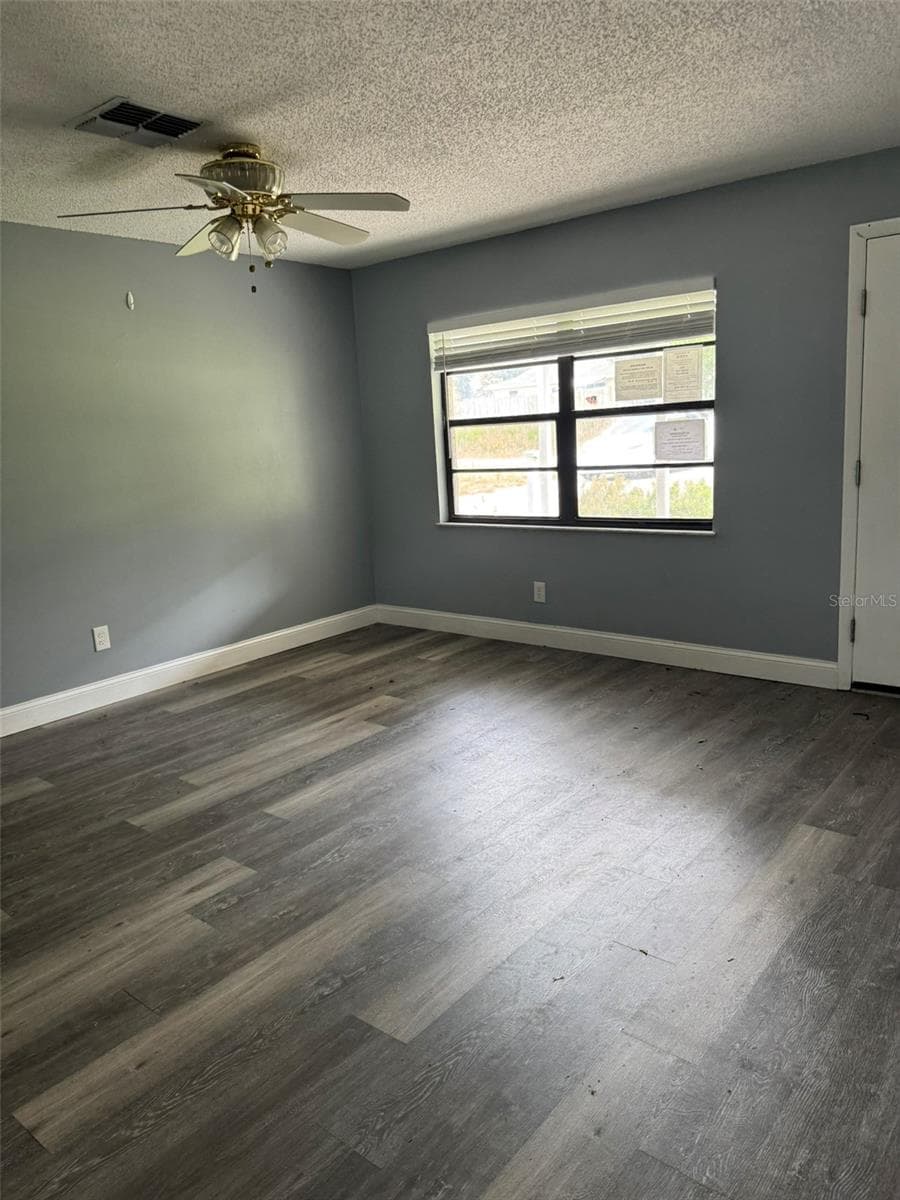 Single Family Residence at 38745 CAMBRIDGE DR, ZEPHYRHILLS, photo 19 of 26