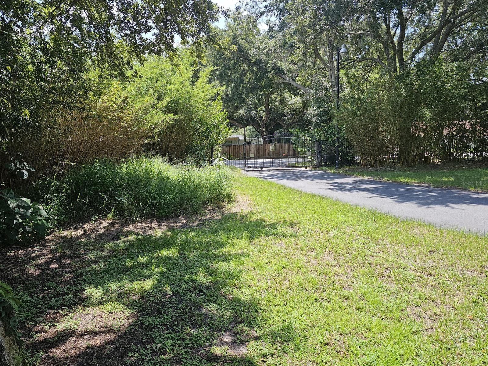 Single Family Residence at 16109 INDIAN MOUND RD, TAMPA, photo 12 of 18
