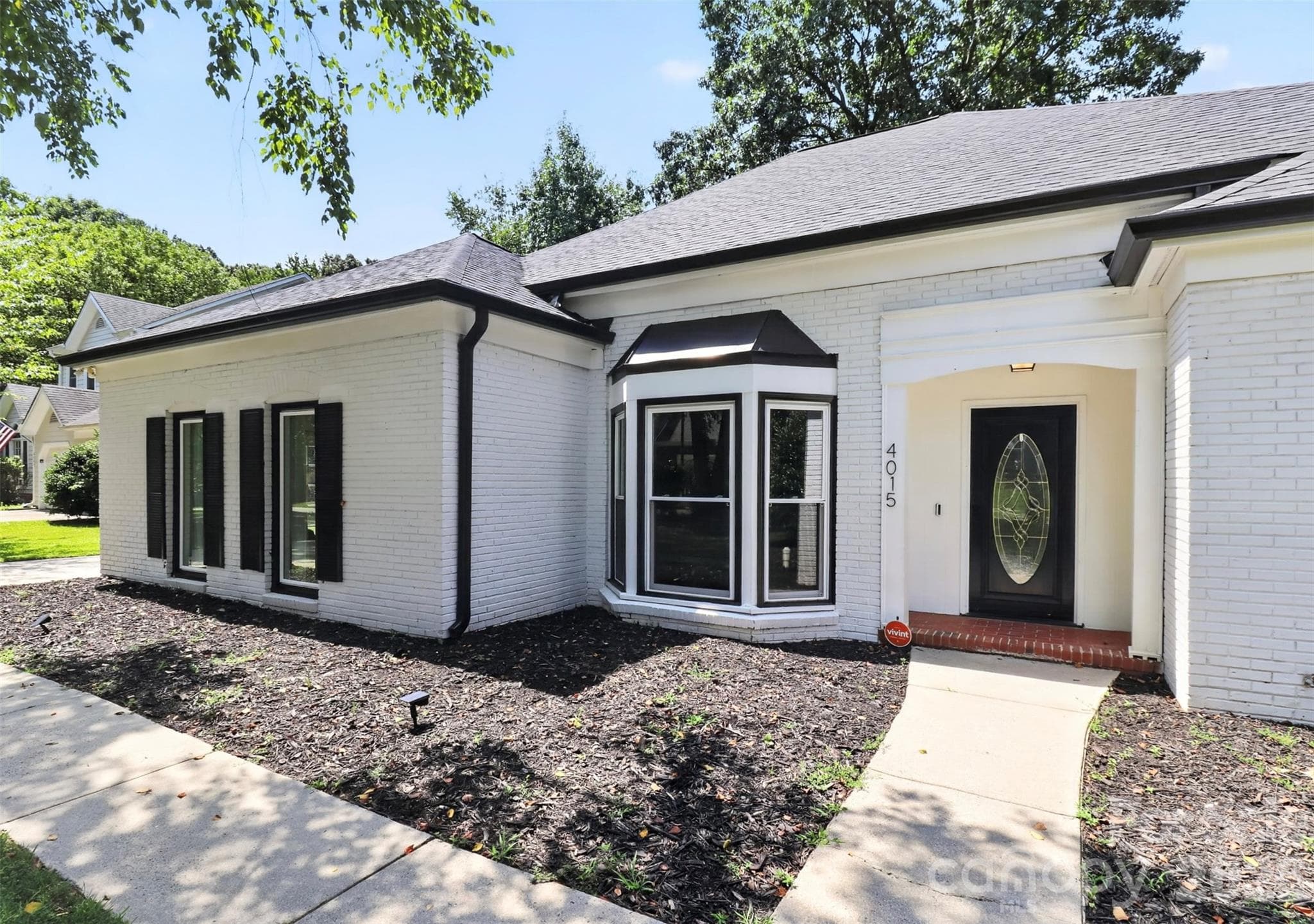Nice curb appeal - 4015 Thistledown Court, Charlotte