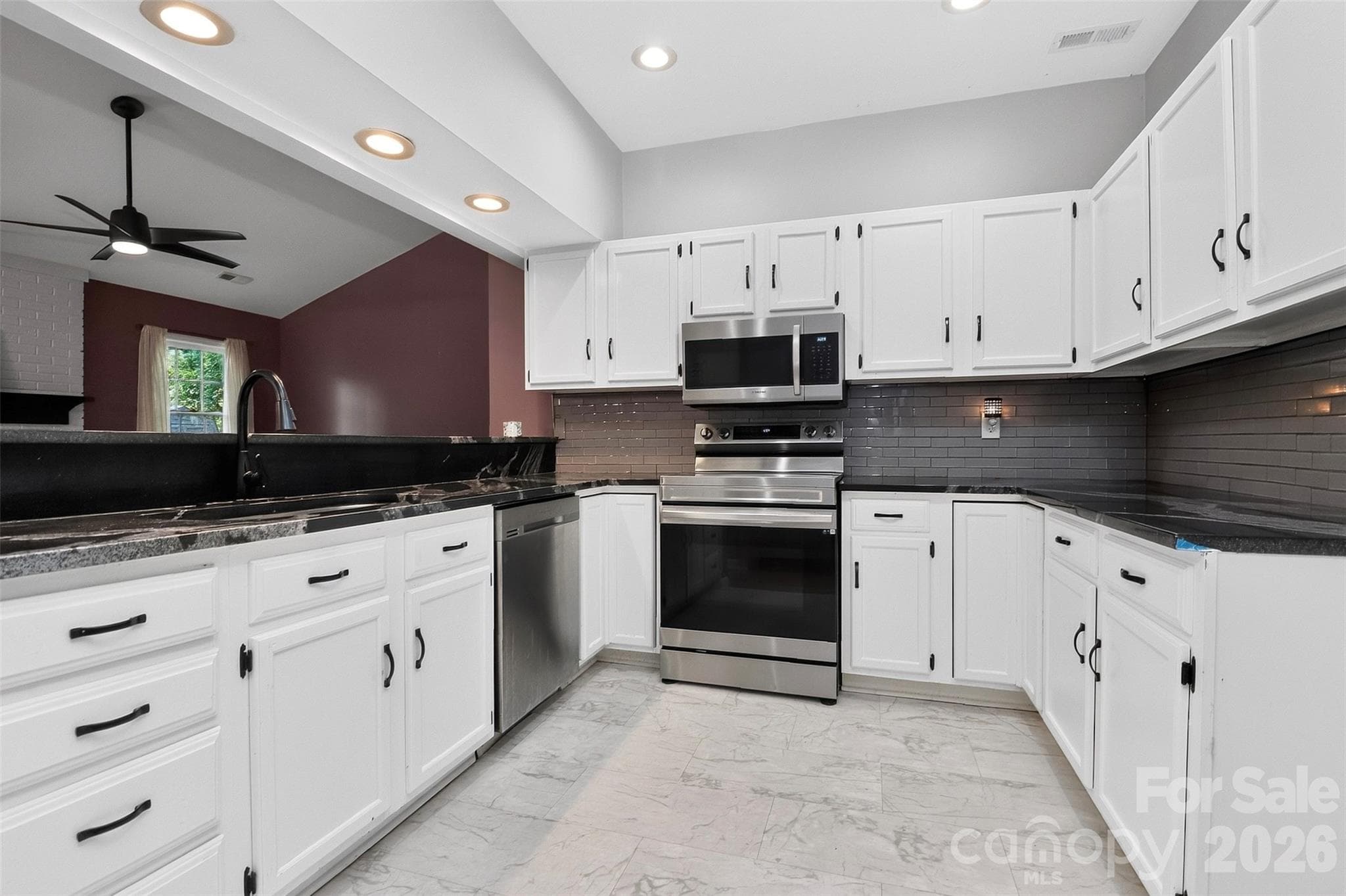 Kitchen - 4015 Thistledown Court, Charlotte