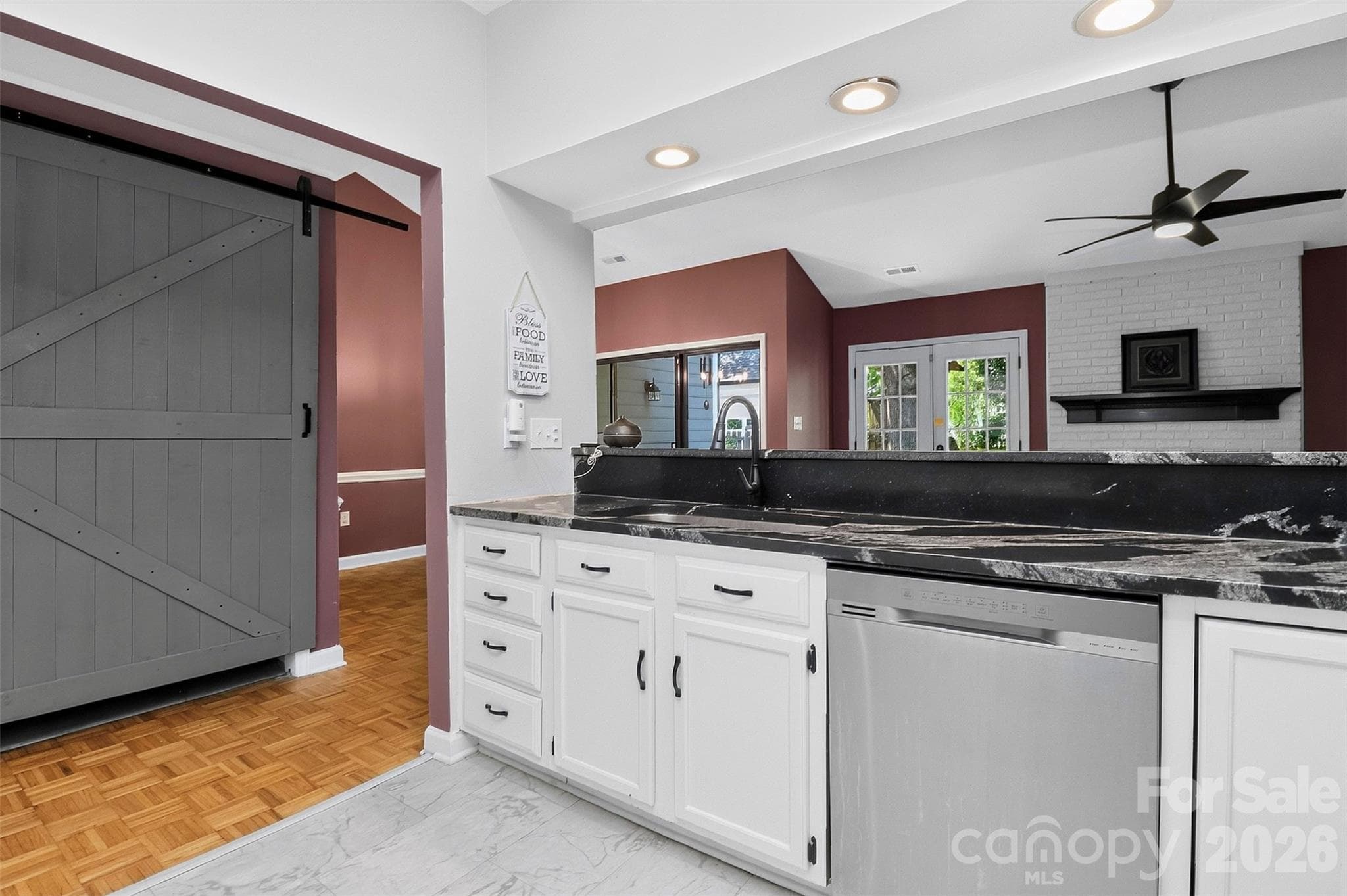 Single Family Residence at 4015 Thistledown Court, Charlotte, photo 9 of 43