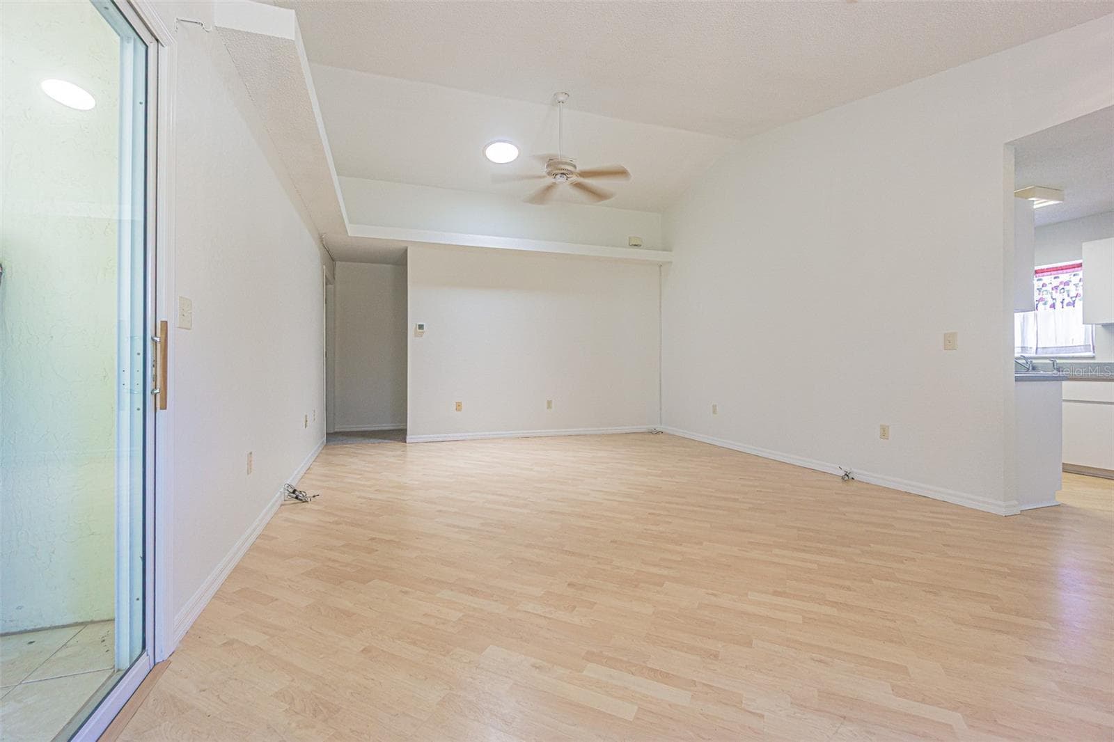 Lots of Natural Light - 8157 STURBRIDGE CT, WEEKI WACHEE