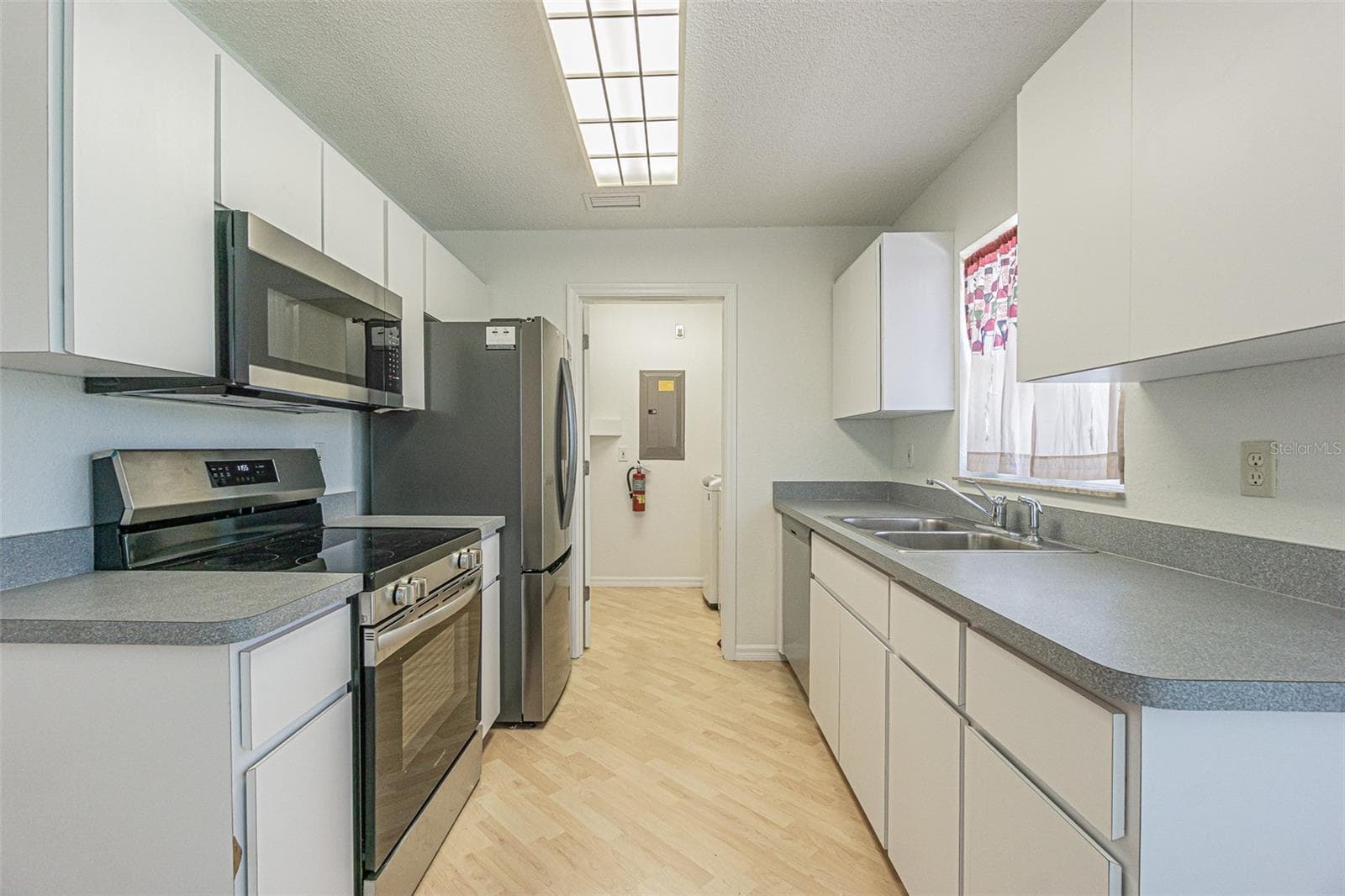 New Appliances - 8157 STURBRIDGE CT, WEEKI WACHEE