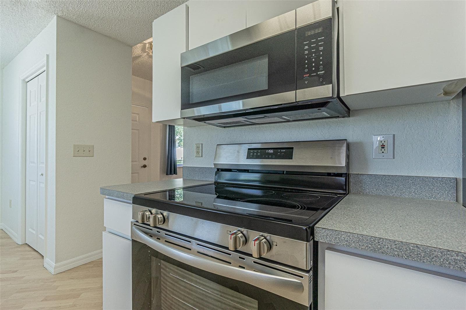New Appliances - 8157 STURBRIDGE CT, WEEKI WACHEE