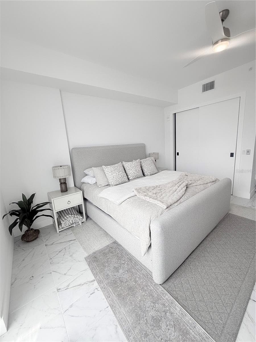 Condominium at 777 3RD AVE N #1007, ST PETERSBURG, photo 14 of 34