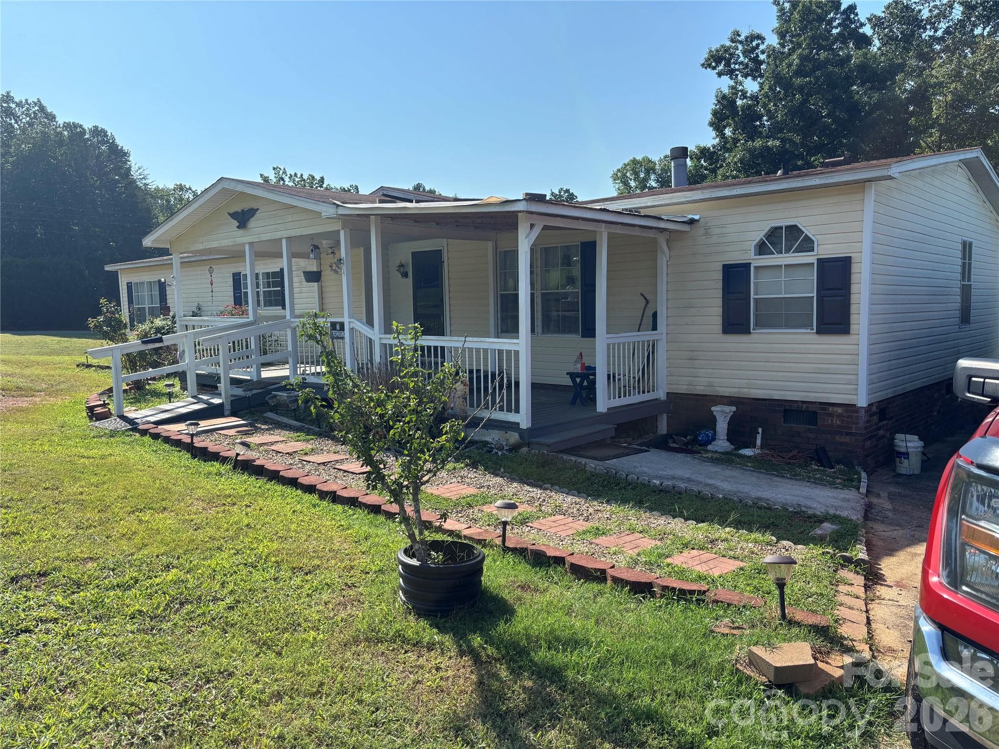 Single Family Residence at 3557 Gladden Drive, Lincolnton, photo 2 of 35