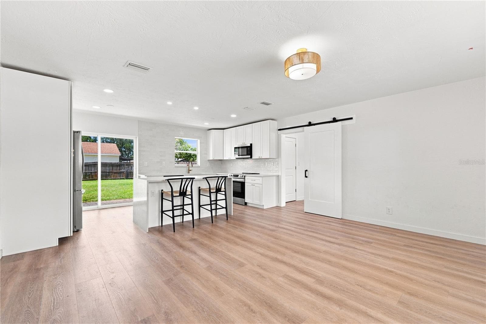 Single Family Residence at 933 41ST AVE NE, ST PETERSBURG, photo 10 of 36