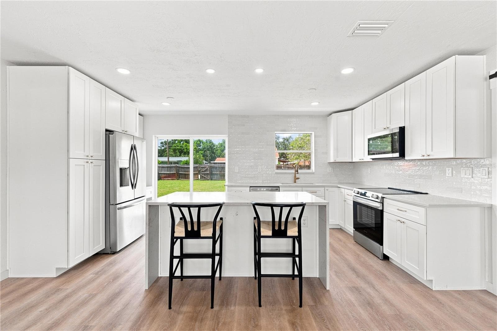 Single Family Residence at 933 41ST AVE NE, ST PETERSBURG, photo 11 of 36