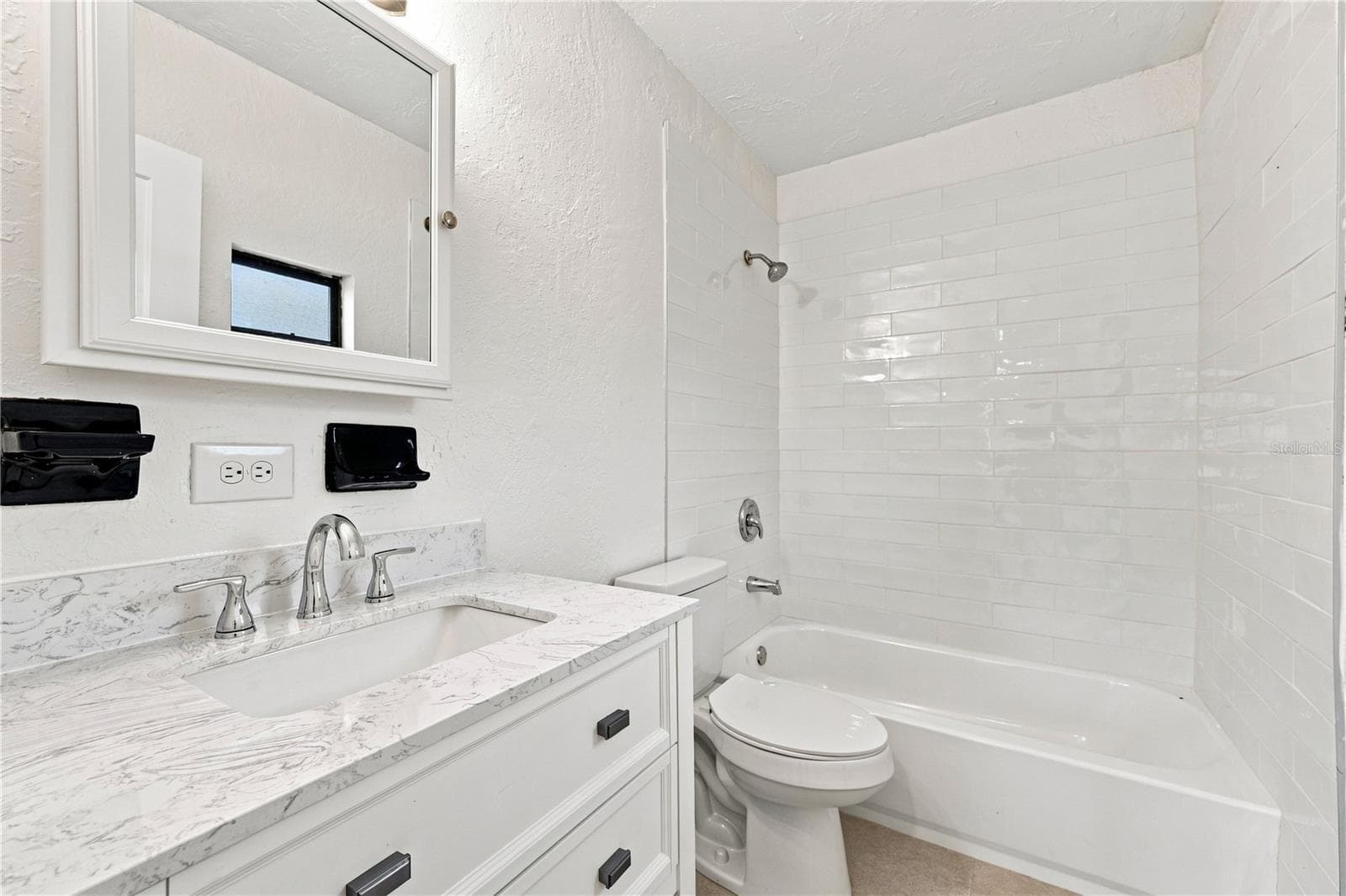 Primary En-suite bath - 933 41ST AVE NE, ST PETERSBURG