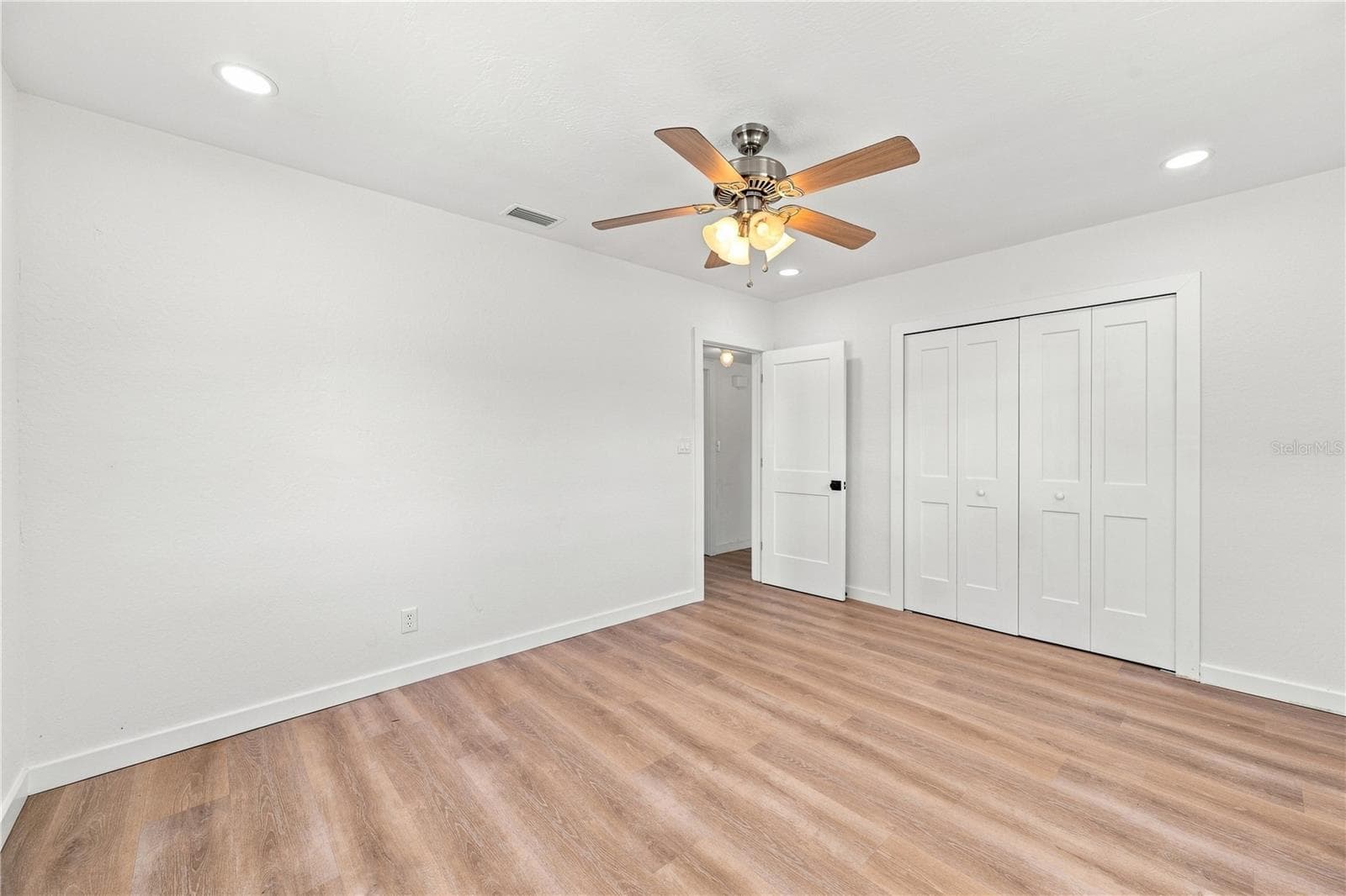 Single Family Residence at 933 41ST AVE NE, ST PETERSBURG, photo 20 of 36