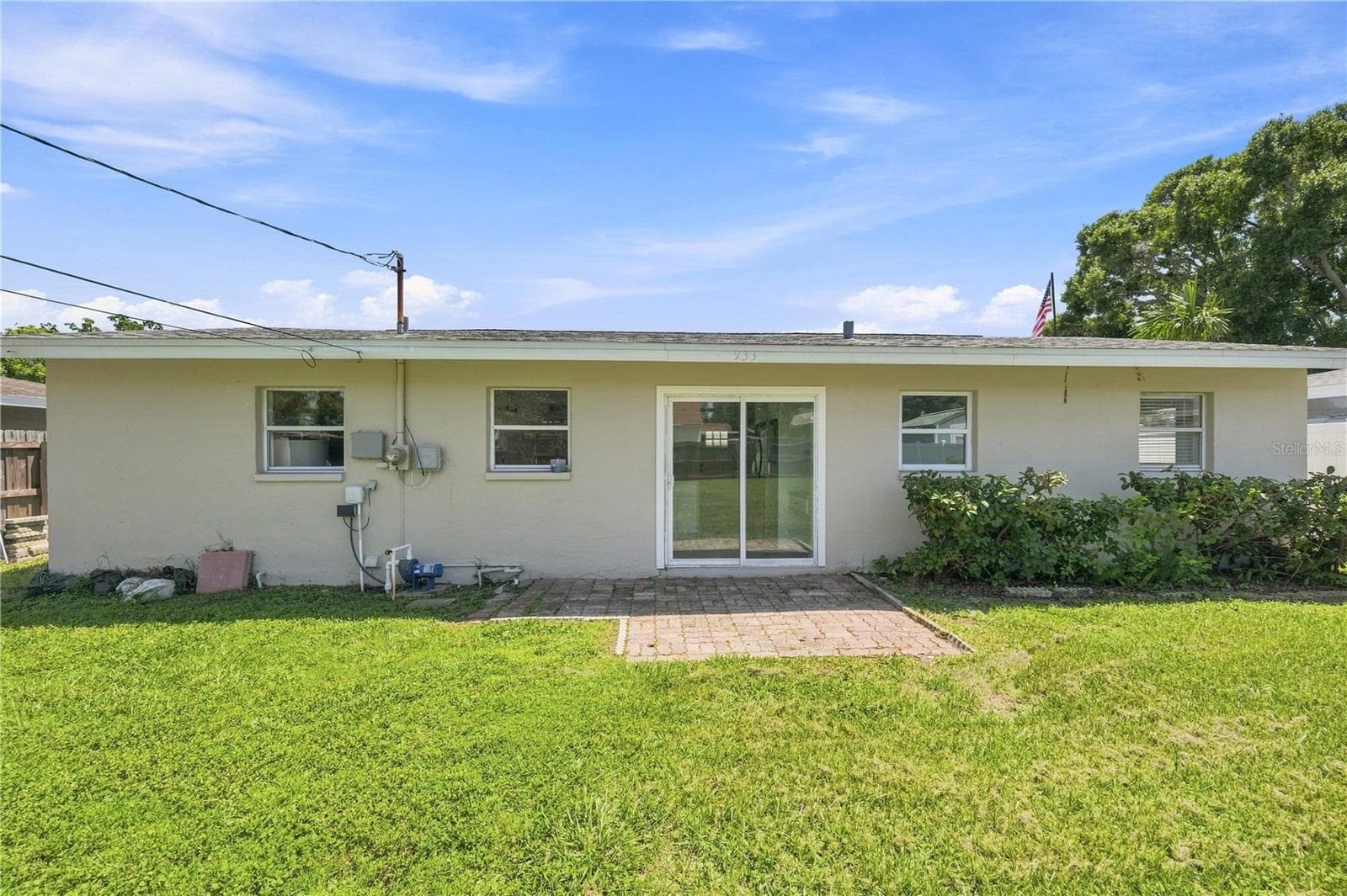 Large backyard with alley access - 933 41ST AVE NE, ST PETERSBURG