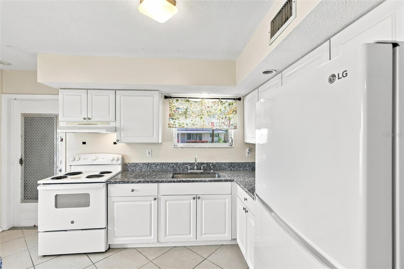 Single Family Residence at 8381 FAY AVE, NORTH PORT, photo 15 of 34