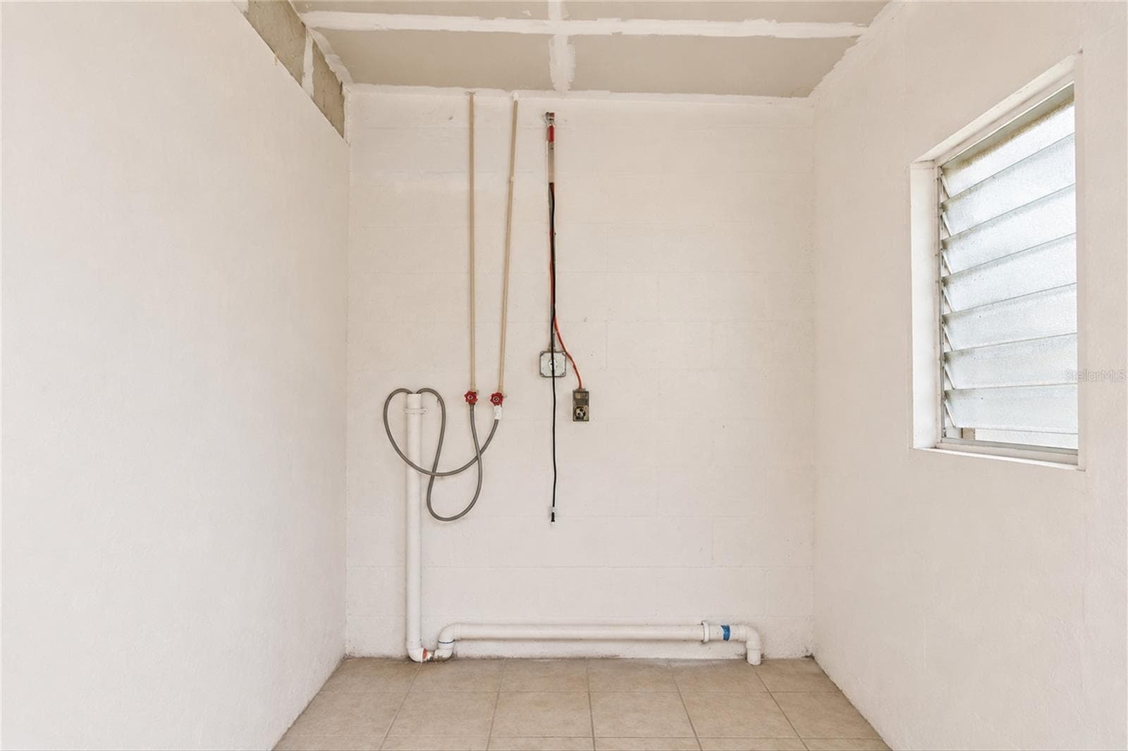 Out door laundry room - 8381 FAY AVE, NORTH PORT