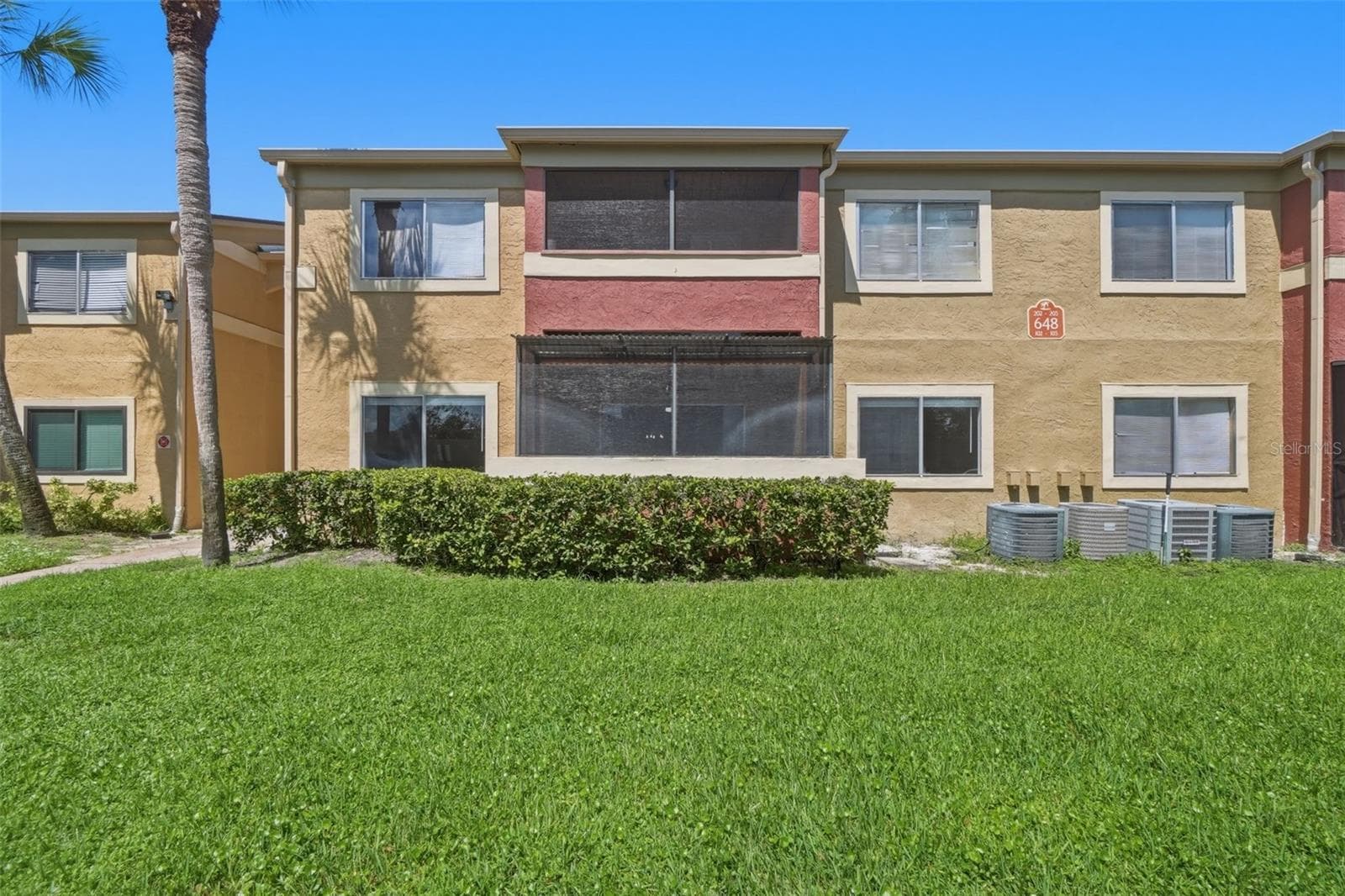 648 KENWICK CIR #102