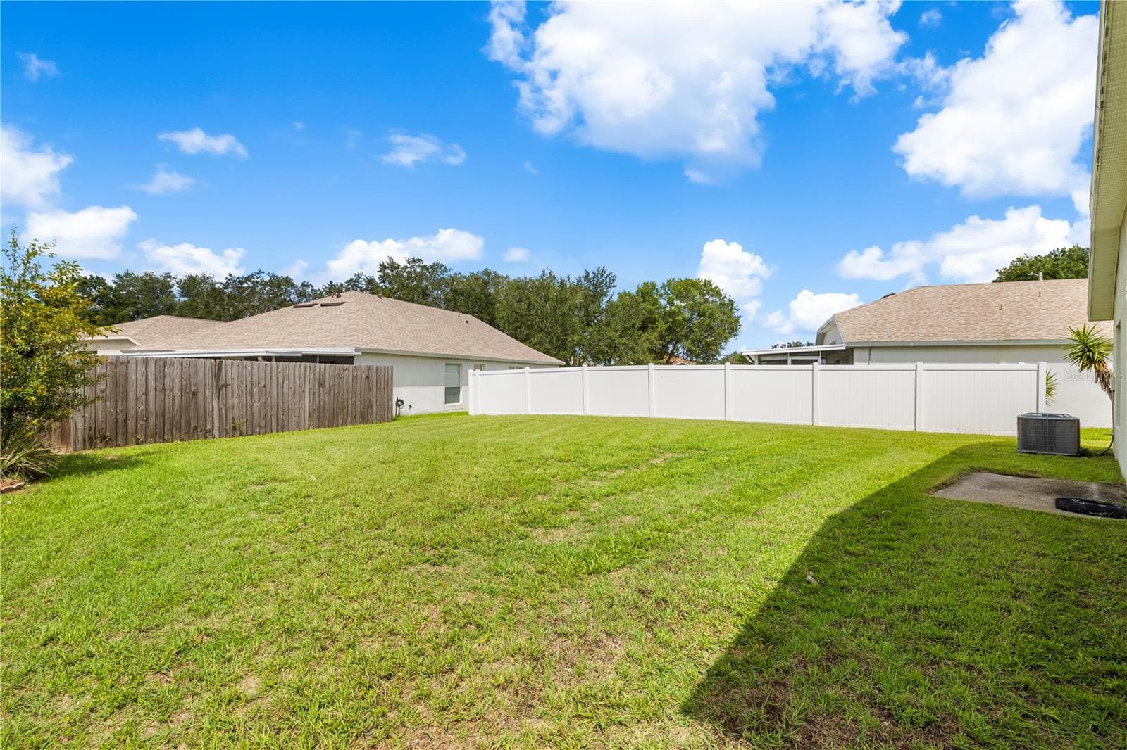 Single Family Residence at 10234 HUNTERS HAVEN BLVD, RIVERVIEW, photo 32 of 44