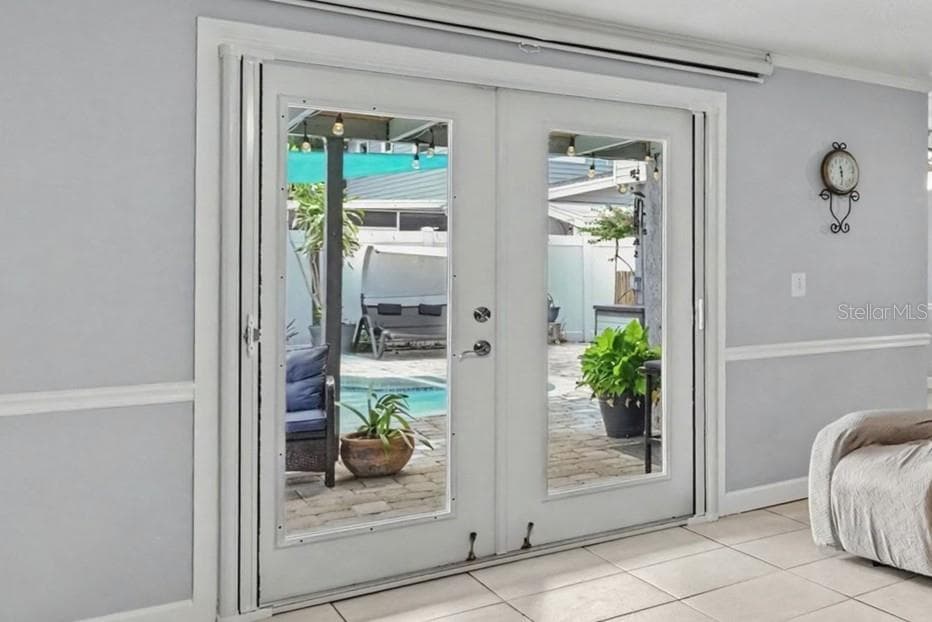 Let's go out to the lovely backyard. - 12321 82ND AVE, SEMINOLE