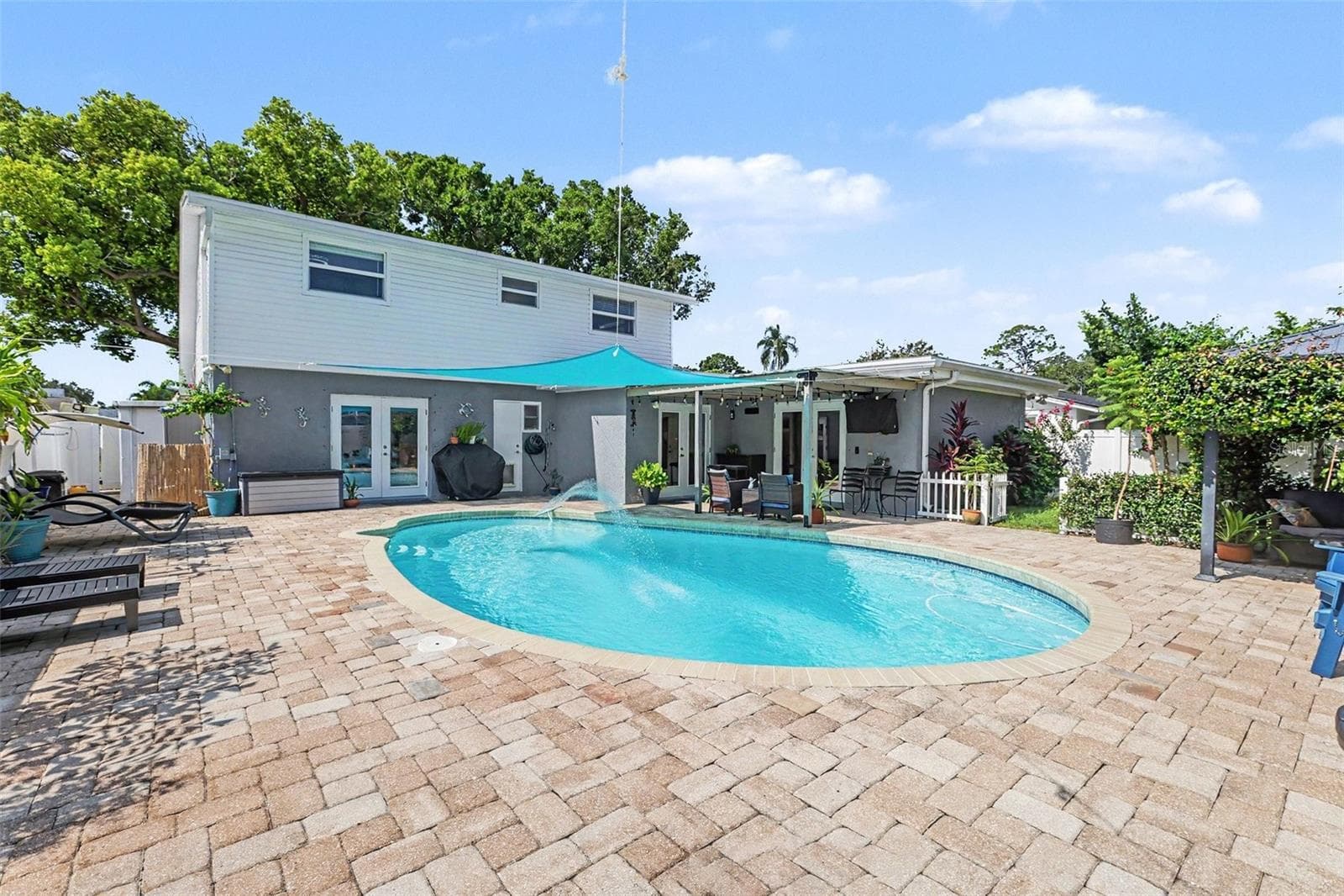 Huge backyard allows ample space around the pool. - 12321 82ND AVE, SEMINOLE