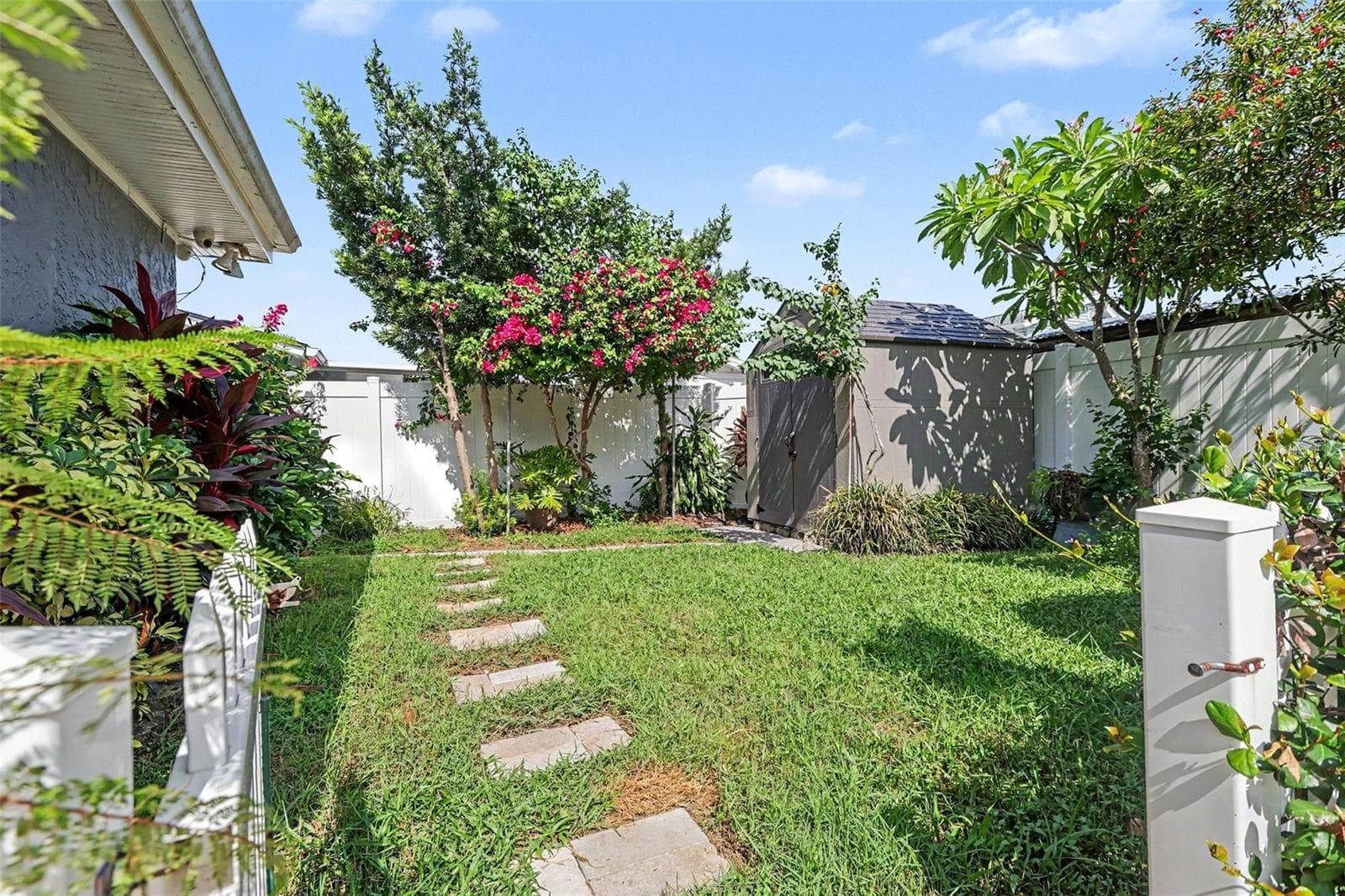 Green space for your fur family or just garden. - 12321 82ND AVE, SEMINOLE