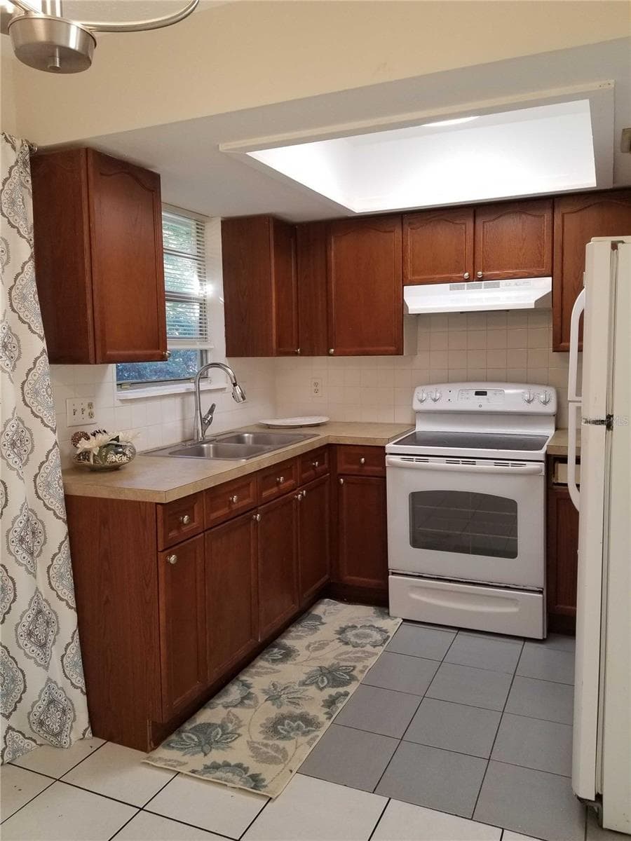Unit B - 15588 59TH ST N, CLEARWATER