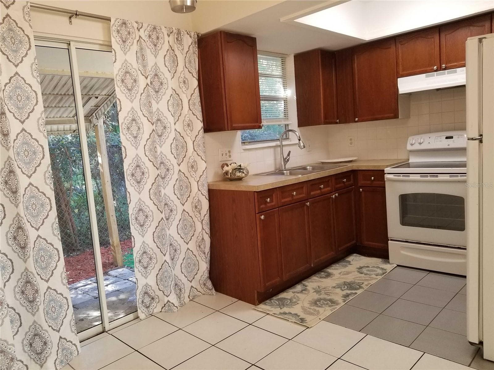 Unit B - 15588 59TH ST N, CLEARWATER