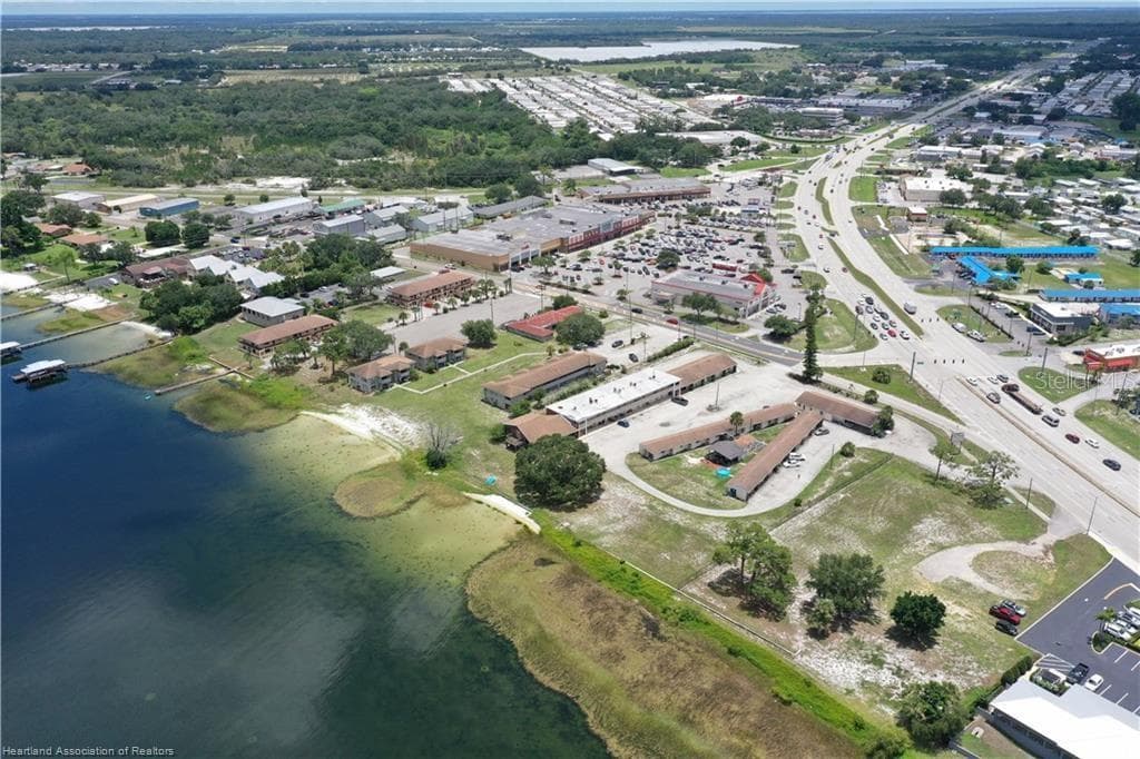 Quadruplex at 1001 LAKEVIEW DR, SEBRING, photo 9 of 16