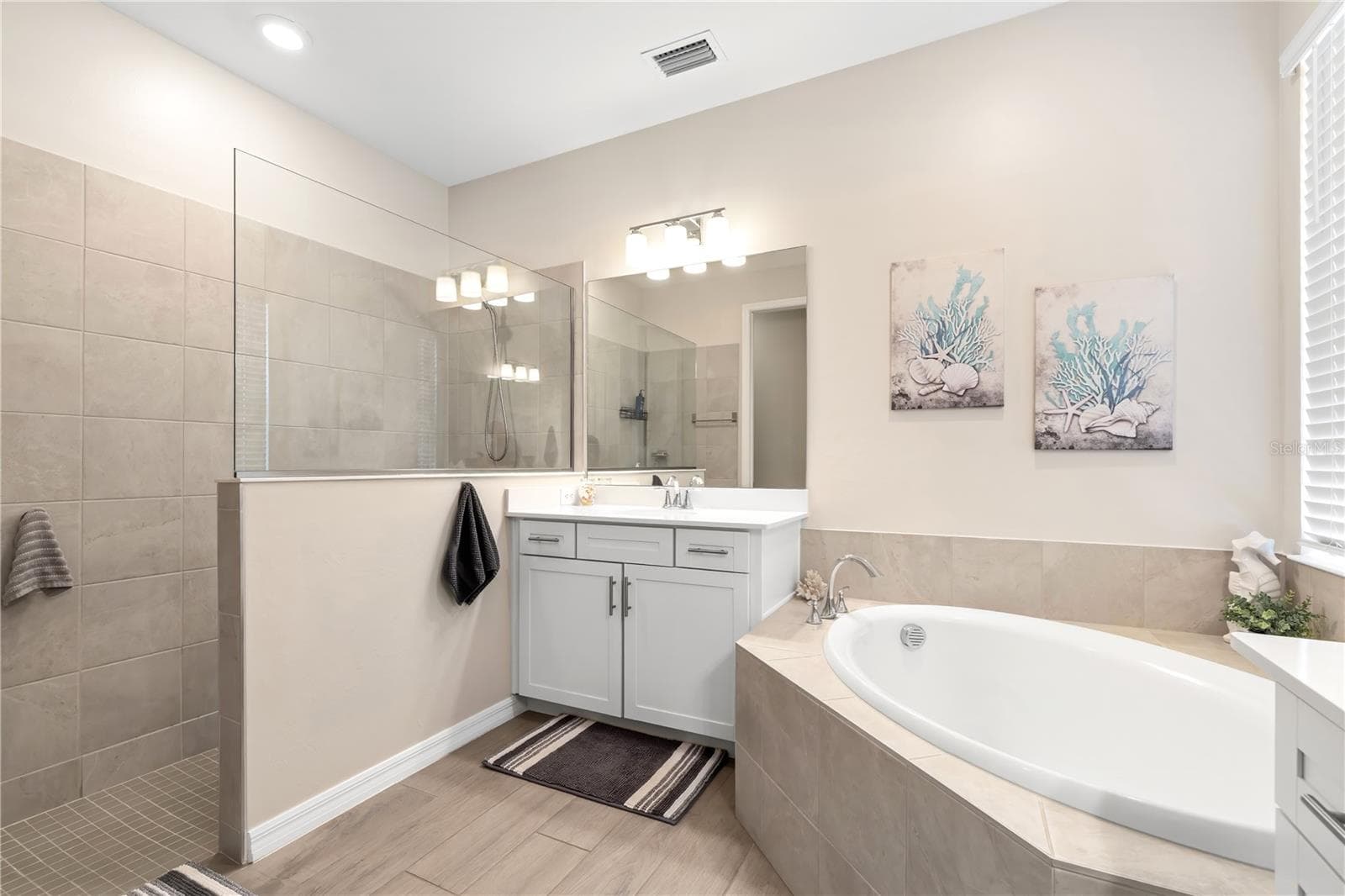 Ensuite Bathroom - 17420 JADESTONE CT, VENICE