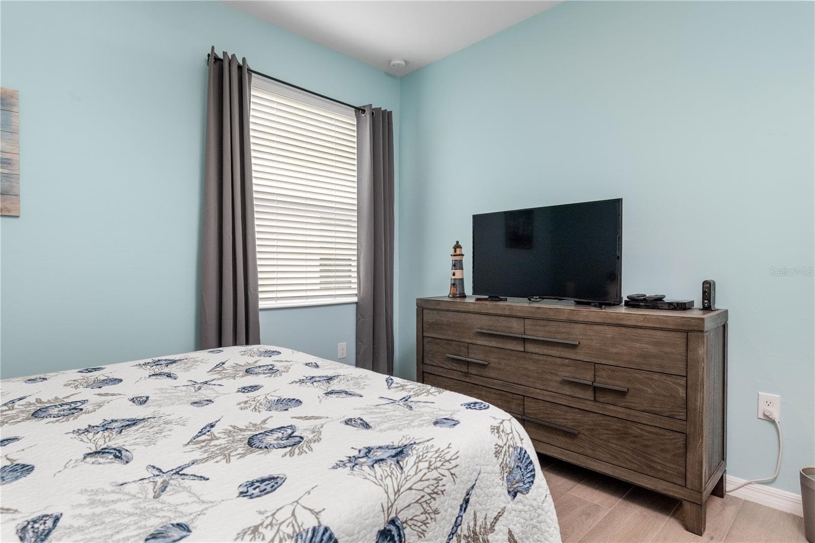 Guest Room/2nd Bedroom - 17420 JADESTONE CT, VENICE