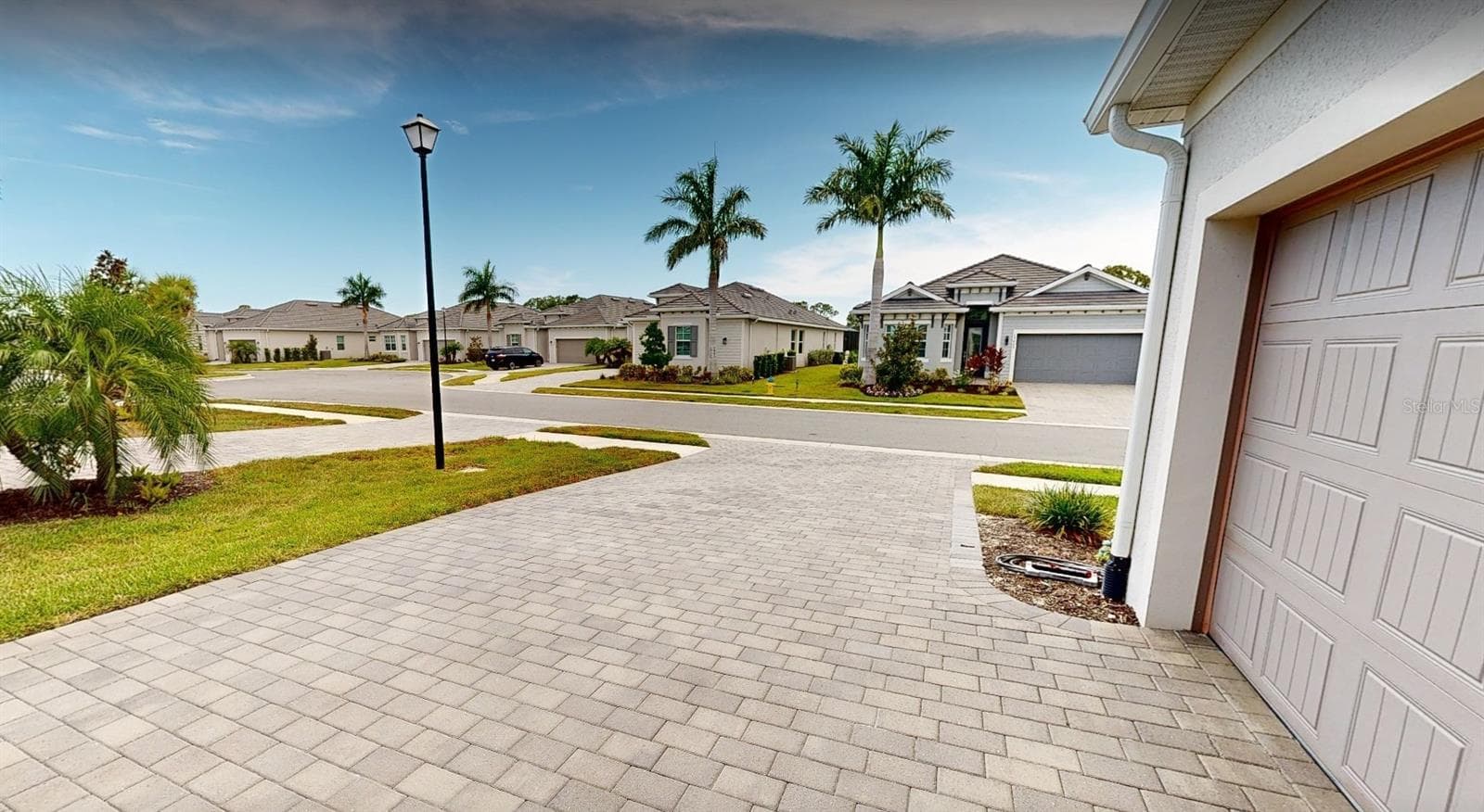 Paver Stone Driveway/Sideload allows for more parking - 17420 JADESTONE CT, VENICE