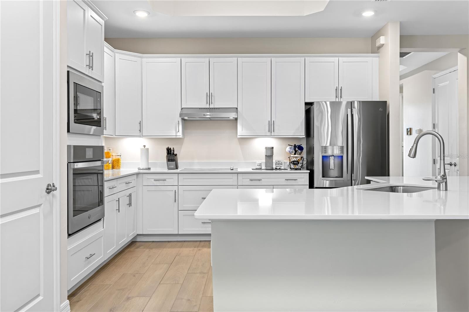 Single Family Residence at 17420 JADESTONE CT, VENICE, photo 15 of 40