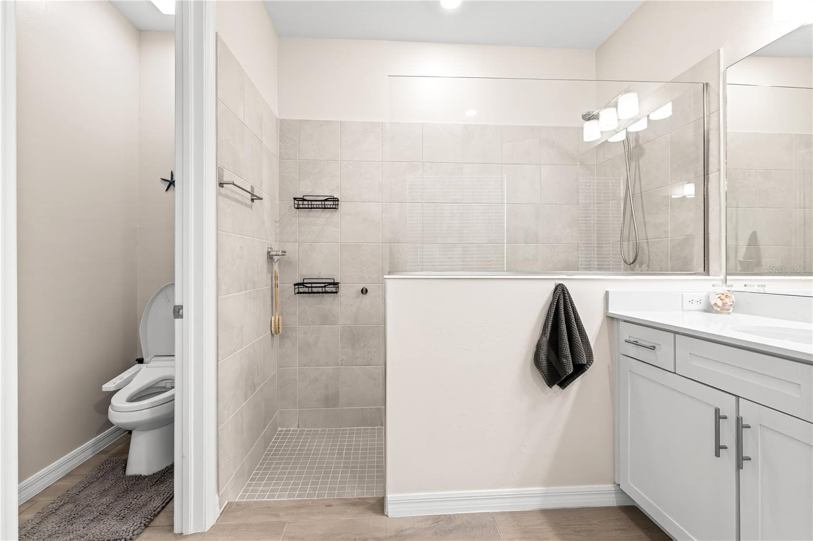 Single Family Residence at 17420 JADESTONE CT, VENICE, photo 29 of 40