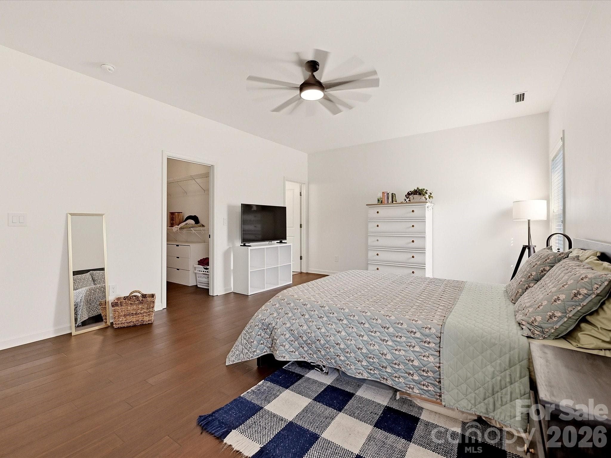 tons of wall space, so easy to furnish - 216 Austin Field Court, Mount Holly